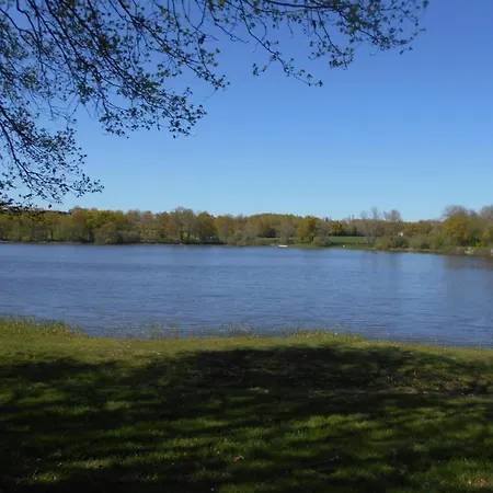 Landhuis Familial Dans Avec Etang De Peche - Fr-1-489-405 Treignat