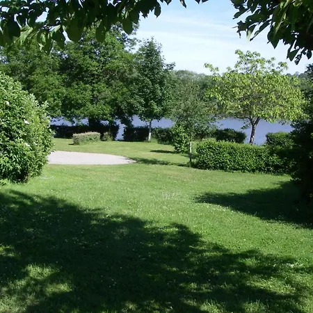 Familial Dans Avec Etang De Peche - Fr-1-489-405